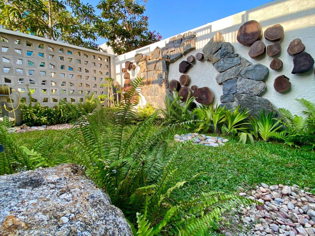 Ikiru 18 Private Saltwater Pool Villa, 3 Ensuite Br, Outdoor Bbq, 5 Mins To Beach Pantai Cenang  Extérieur photo